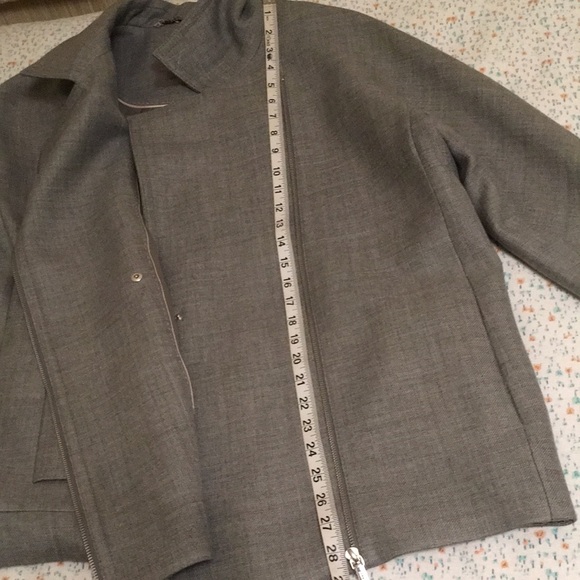 Spring/fall time jacket. Beautiful. - Picture 13 of 14